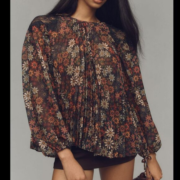 Farm Rio Long-Sleeved Pleated Blouse - Picture 2 of 13